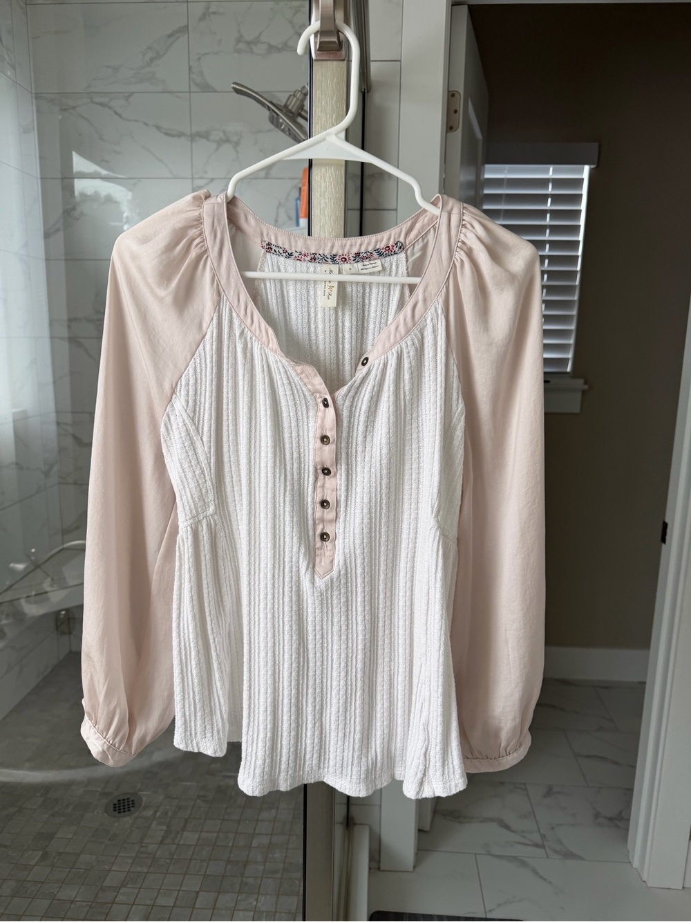 Anthropologie Meadow Rue Women's Two-Tone Henley Top in Light Blush and White
